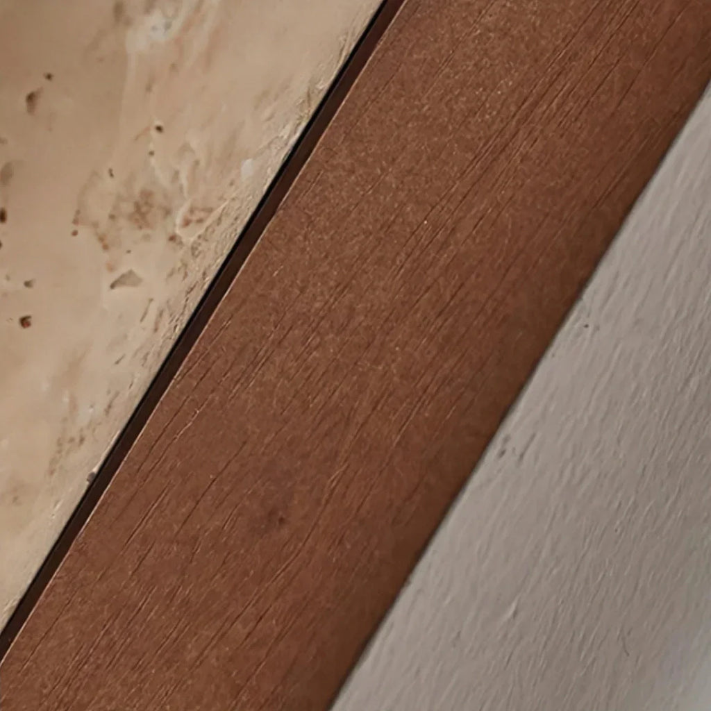Minimalistische Travertijn Wandlamp – Gele Natuursteen & Walnoot Achterplaat - Flindria