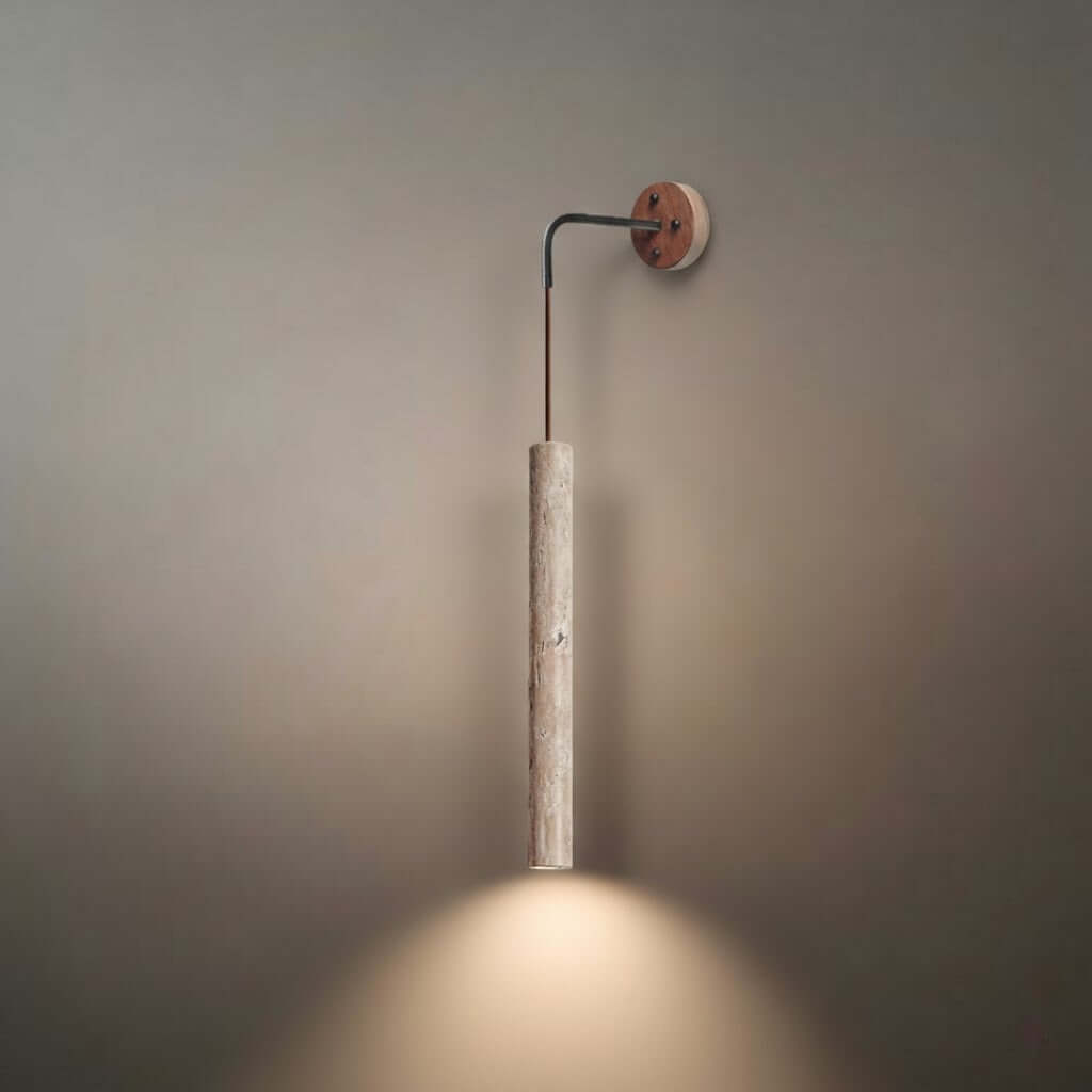 Lámpara de pared orgánica — Pantalla de travertino con casquillo de madera de nogal para mesita de noche - Flindria