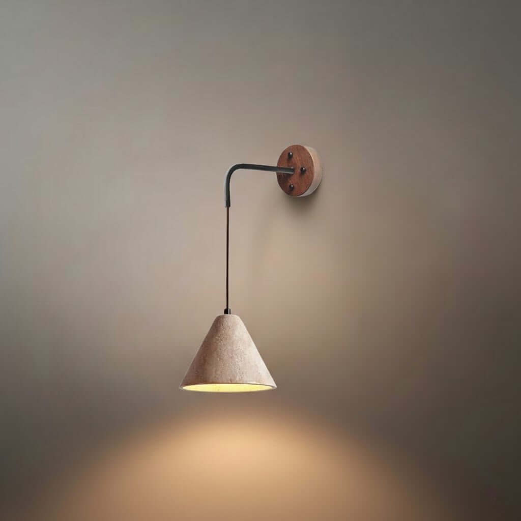 Lámpara de pared orgánica — Pantalla de travertino con casquillo de madera de nogal para mesita de noche - Flindria