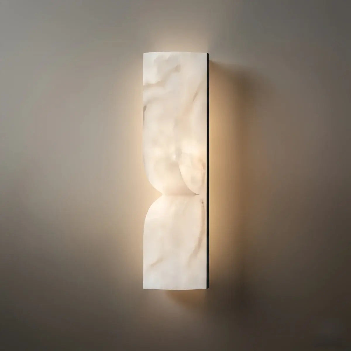 Modern Alabaster Wall Sconce – LED Stone Wall Light in Gold or Black for Living Room - Flindria