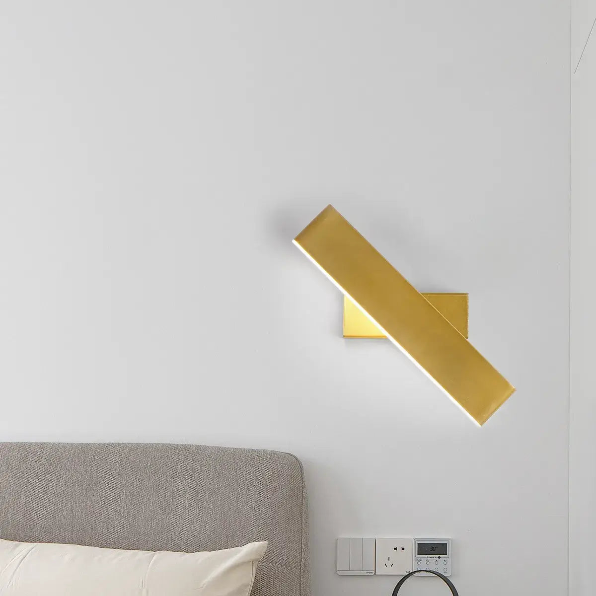 Modern Rectangular Wall Lamp -- Metal Black/Gold/Brown for Bedroom - Flindria