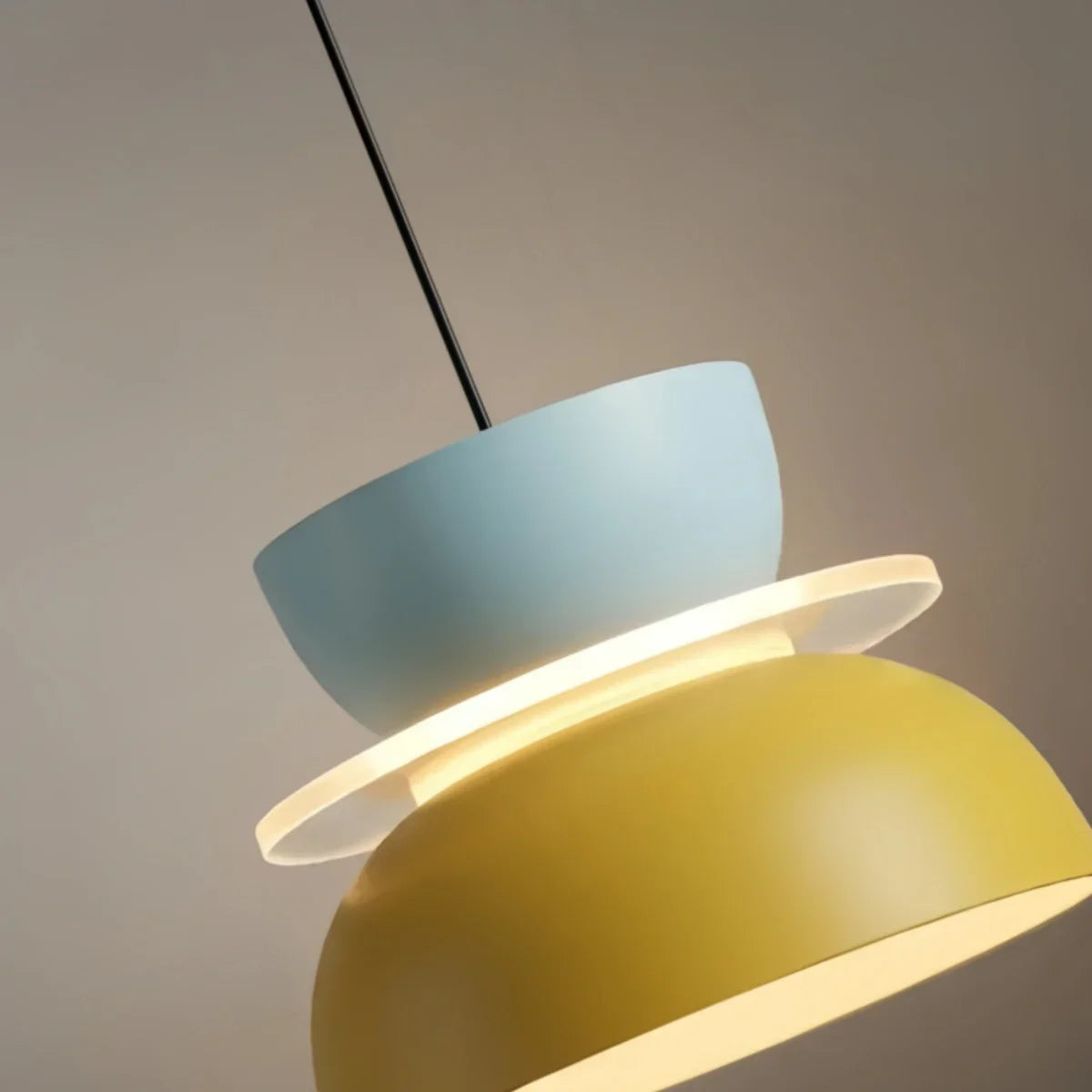 Art Deco Contrast Color Pendant Light - Metal Design for Dining Room - Flindria