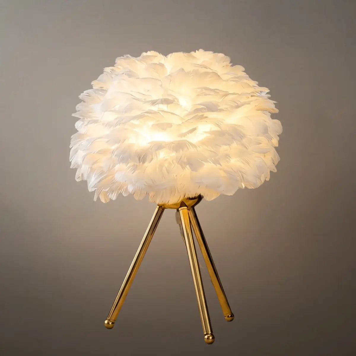 Art deco stolní lampa – péřové a kovové trojnožkové podstavce do dětského pokoje/ložnice - Flindria