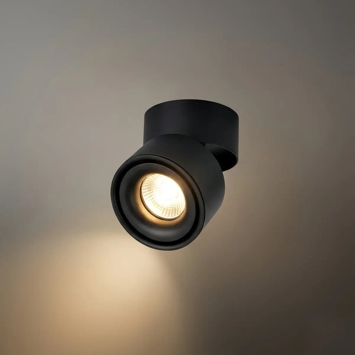 Modern Cylindrical Ceiling Light - Black/White Metal for Bedroom - Flindria