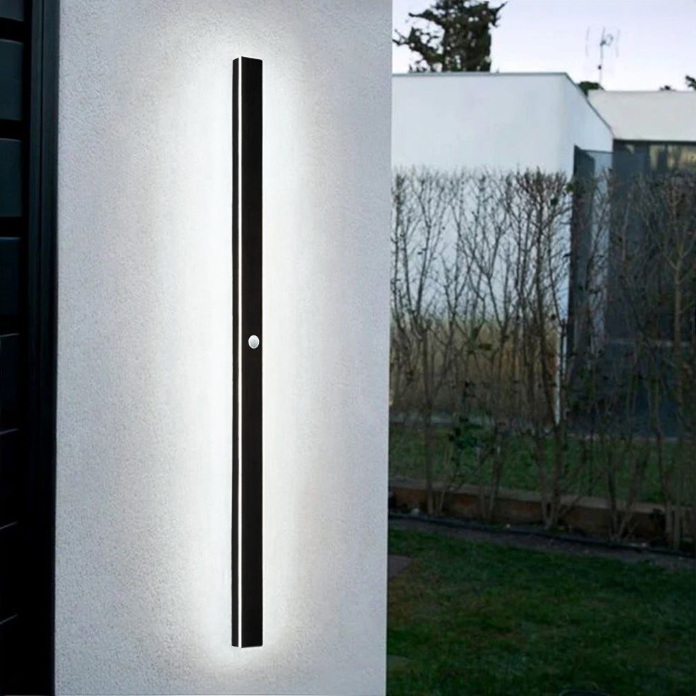 مصباح حائط خطي LED خارجي من نيكس — إصدار بلمسة نهائية سوداء