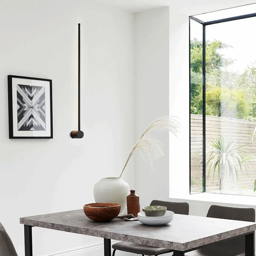 Minimalist Linear Wall Lamp – Black Modern Light for Living/Bedroom - Flindria