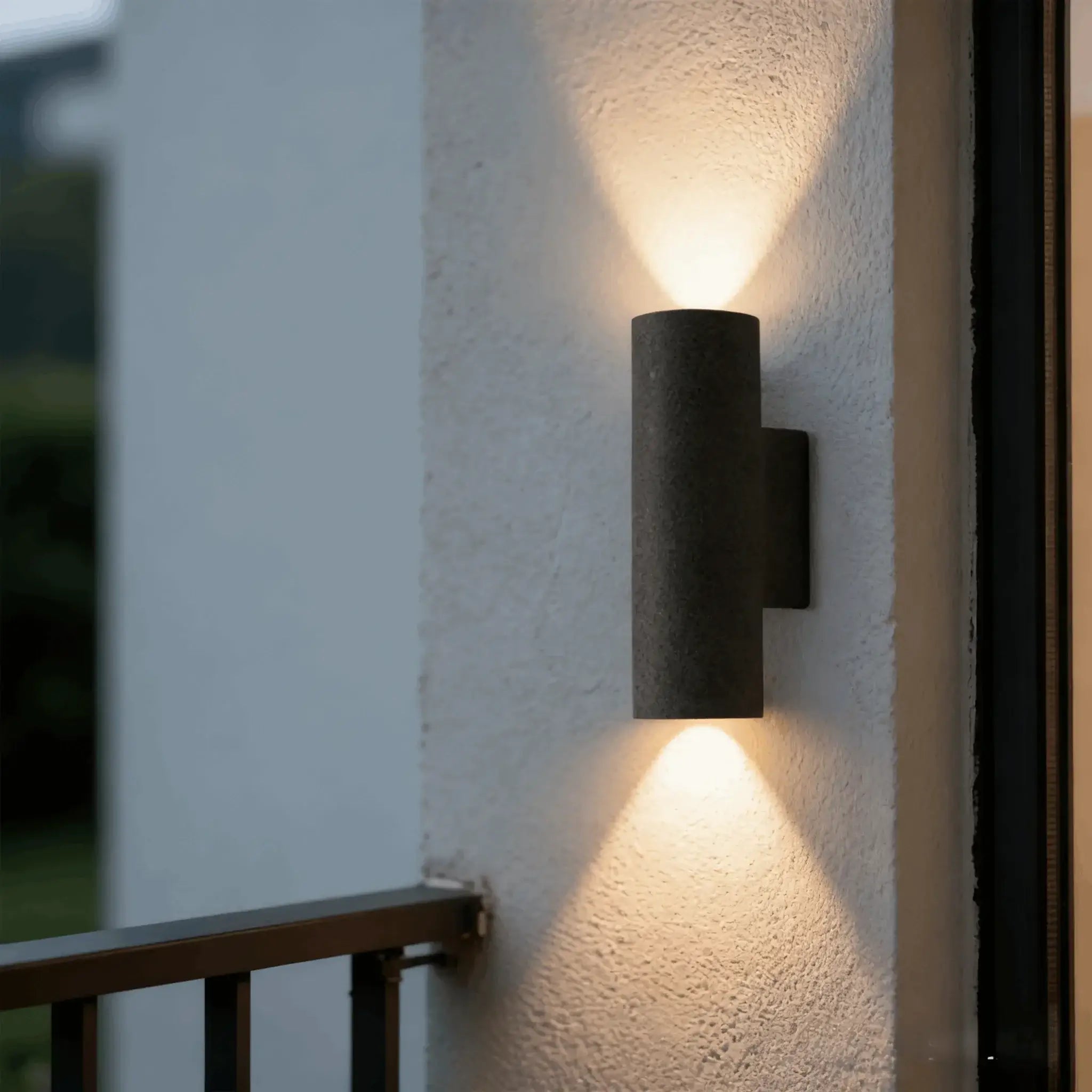 Modern Outdoor Wall Sconce- Black/White Cement Cylindrical Light for Courtyard - Flindria