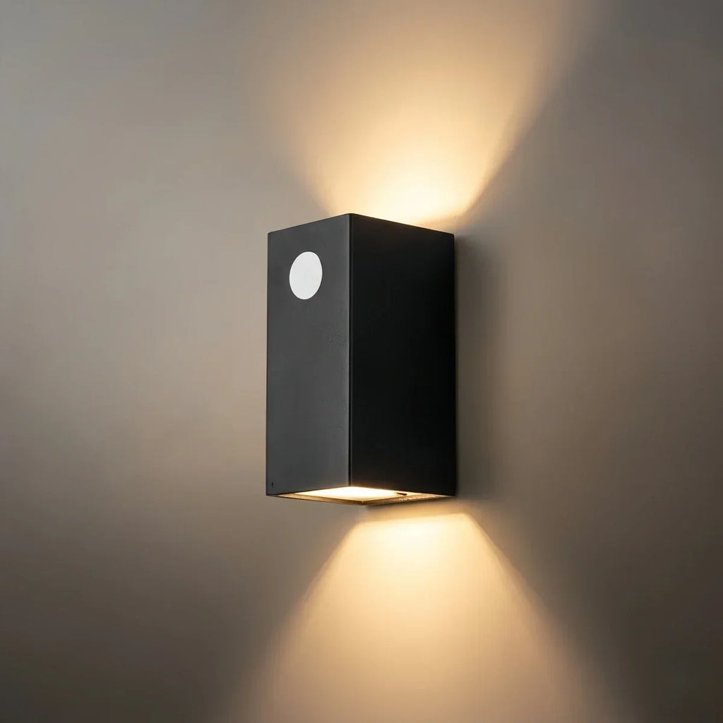 Minimalist Square/Cylindrical Outdoor Wall Lamp - Black Metal for Garden - Flindria