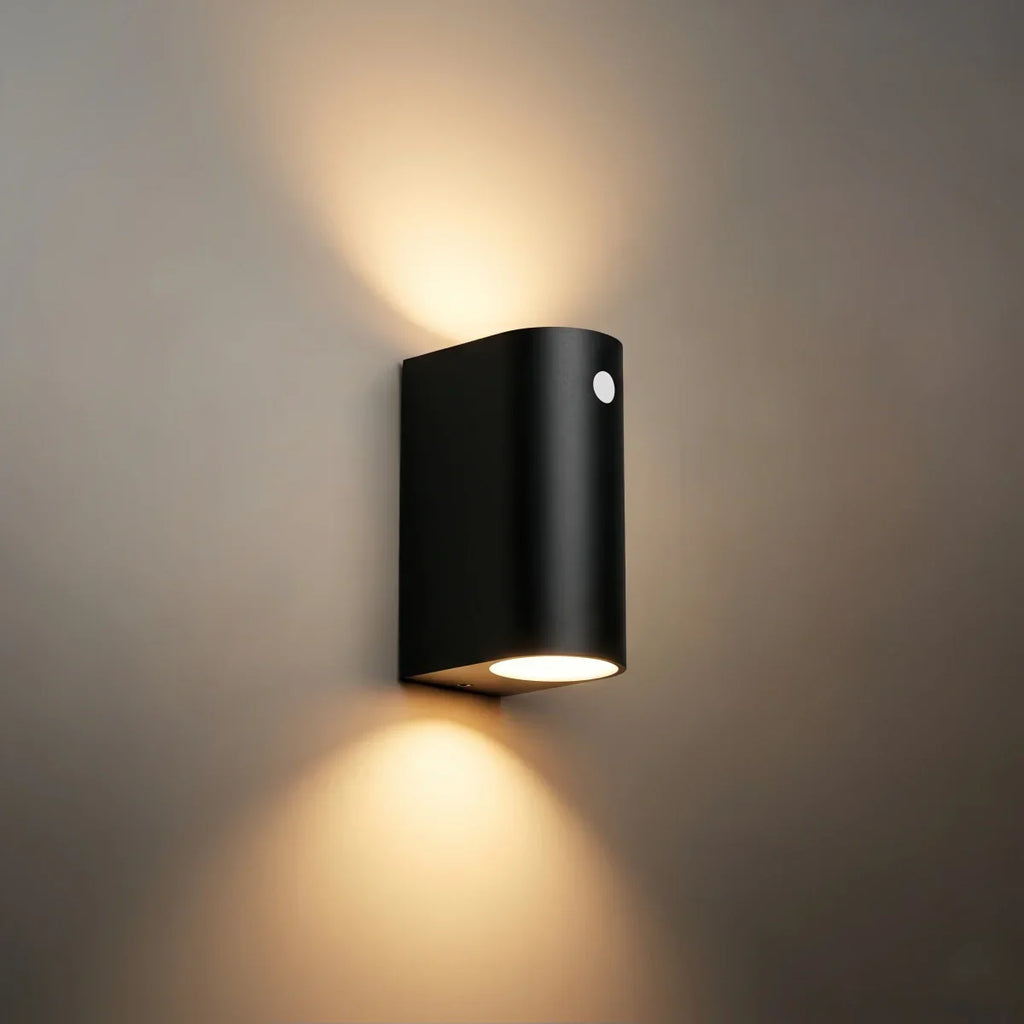 Minimalist Square/Cylindrical Outdoor Wall Lamp - Black Metal for Garden - Flindria