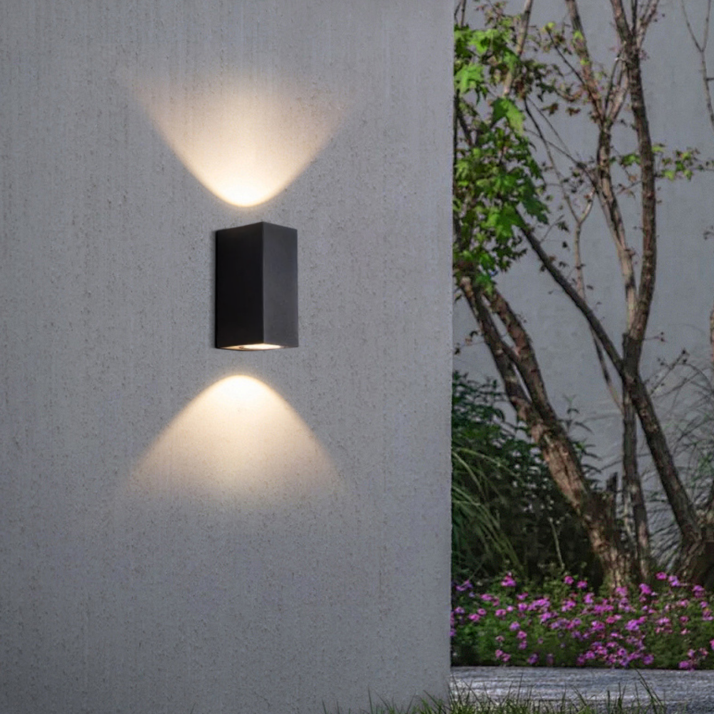 Minimalist Square/Cylindrical Outdoor Wall Lamp - Black Metal for Garden - Flindria