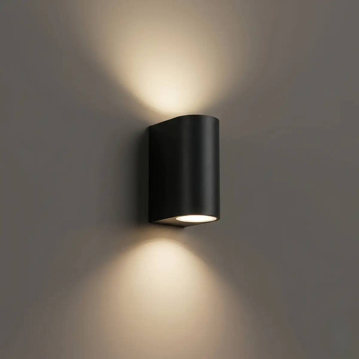 Minimalist Square/Cylindrical Outdoor Wall Lamp - Black Metal for Garden - Flindria