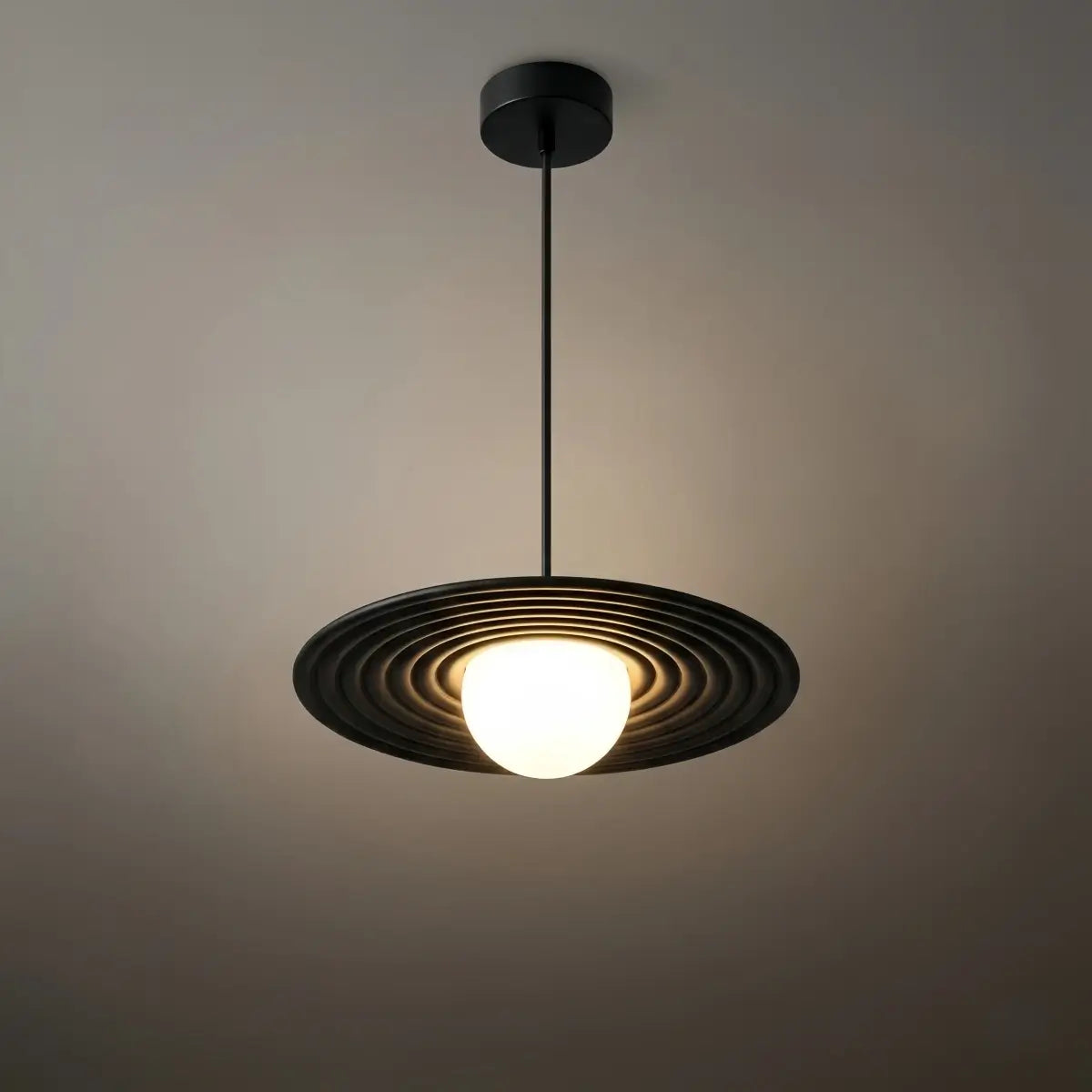 Modern Black/White Pendant Light – Metal Saucer Design for Living Room - Flindria