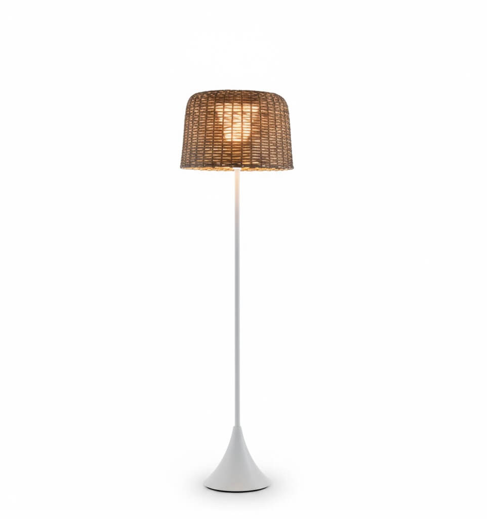 Vintage Rattan Solar Outdoor Floor Lamp – Black Metal Hooded Terrace - Flindria