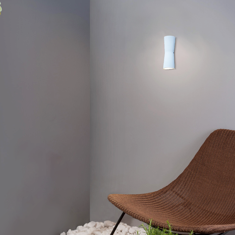 Modern Outdoor Wall Lamp - Black/White Metal Cylindrical Design for Garden - Flindria