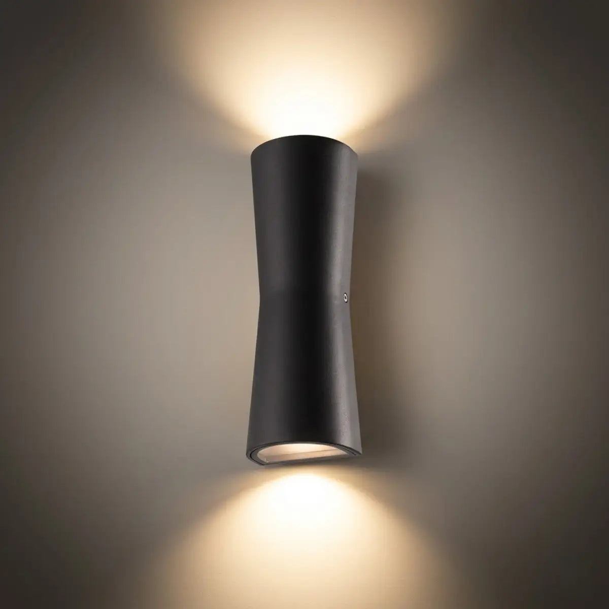 Modern Outdoor Wall Lamp - Black/White Metal Cylindrical Design for Garden - Flindria