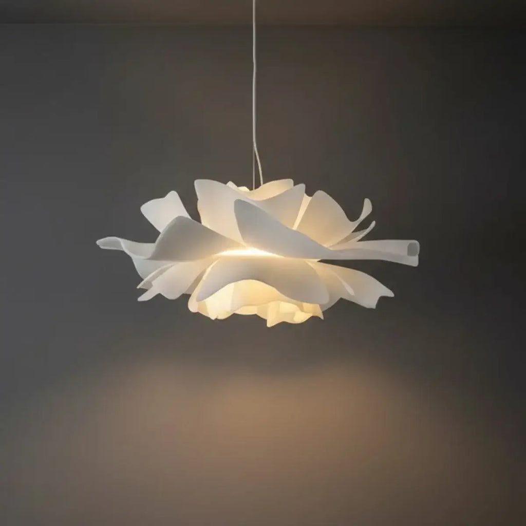 Modern Flower-Shaped Pendant Light – White Metal/Acrylic for Dining Room - Flindria