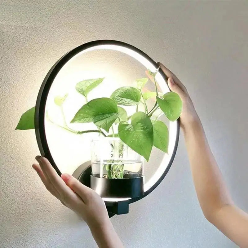 LuminaireSconce væglampe med planteholder - moderne belysningsdekoration
