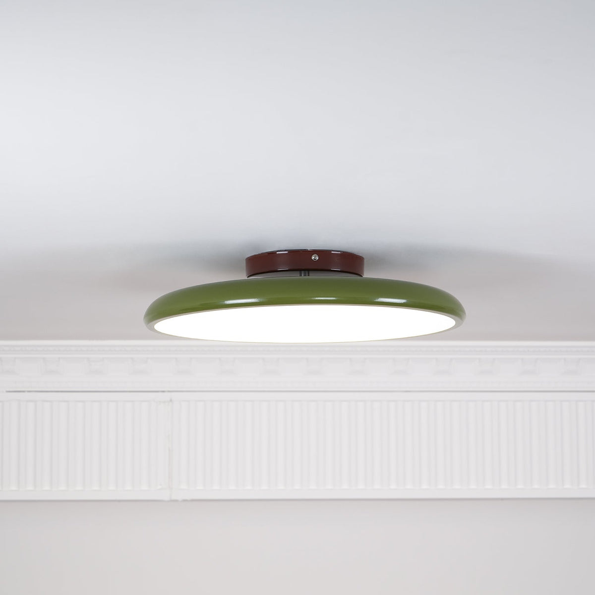 NylaGlow färgstark justerbar taklampa — modern minimalistisk rund armatur