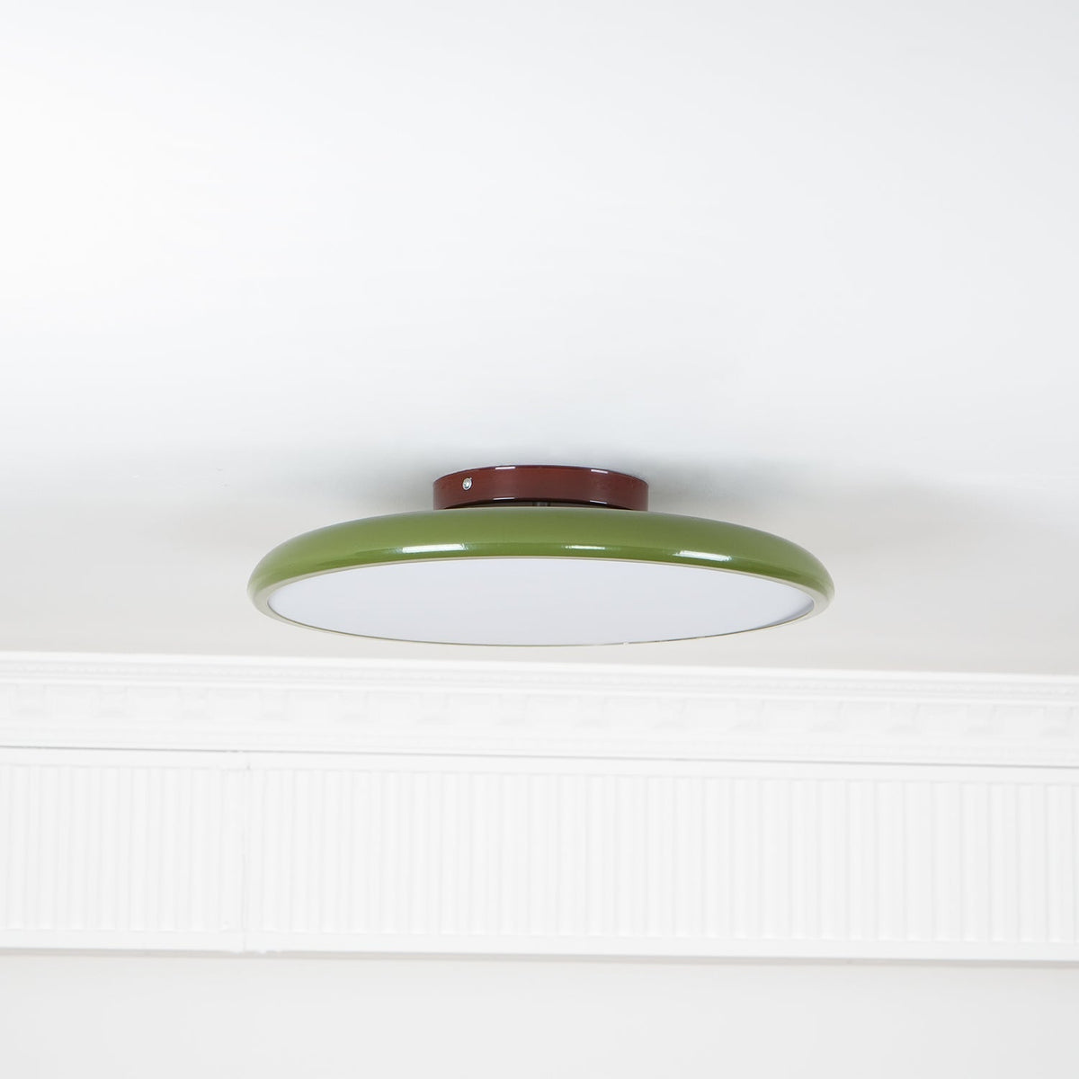 NylaGlow färgstark justerbar taklampa — modern minimalistisk rund armatur