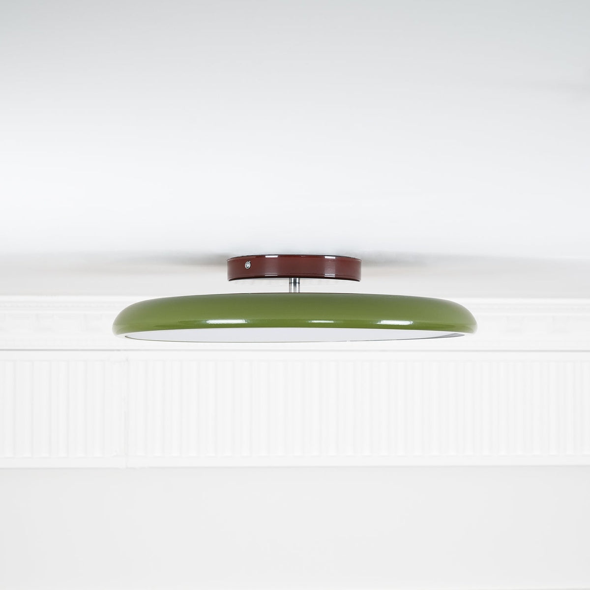 NylaGlow färgstark justerbar taklampa — modern minimalistisk rund armatur