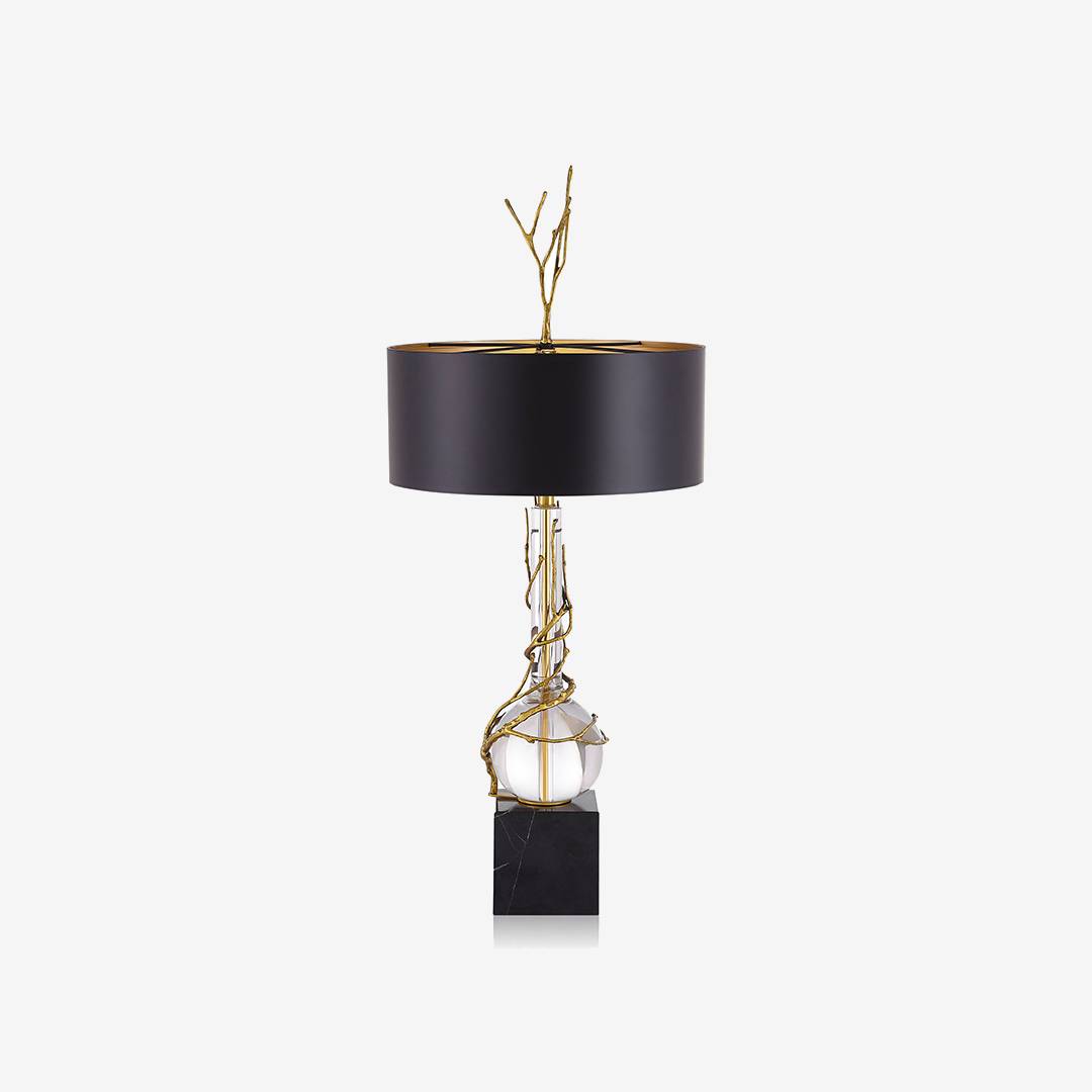 Lampada da tavolo contemporanea — base in marmo naturale, paralume nero