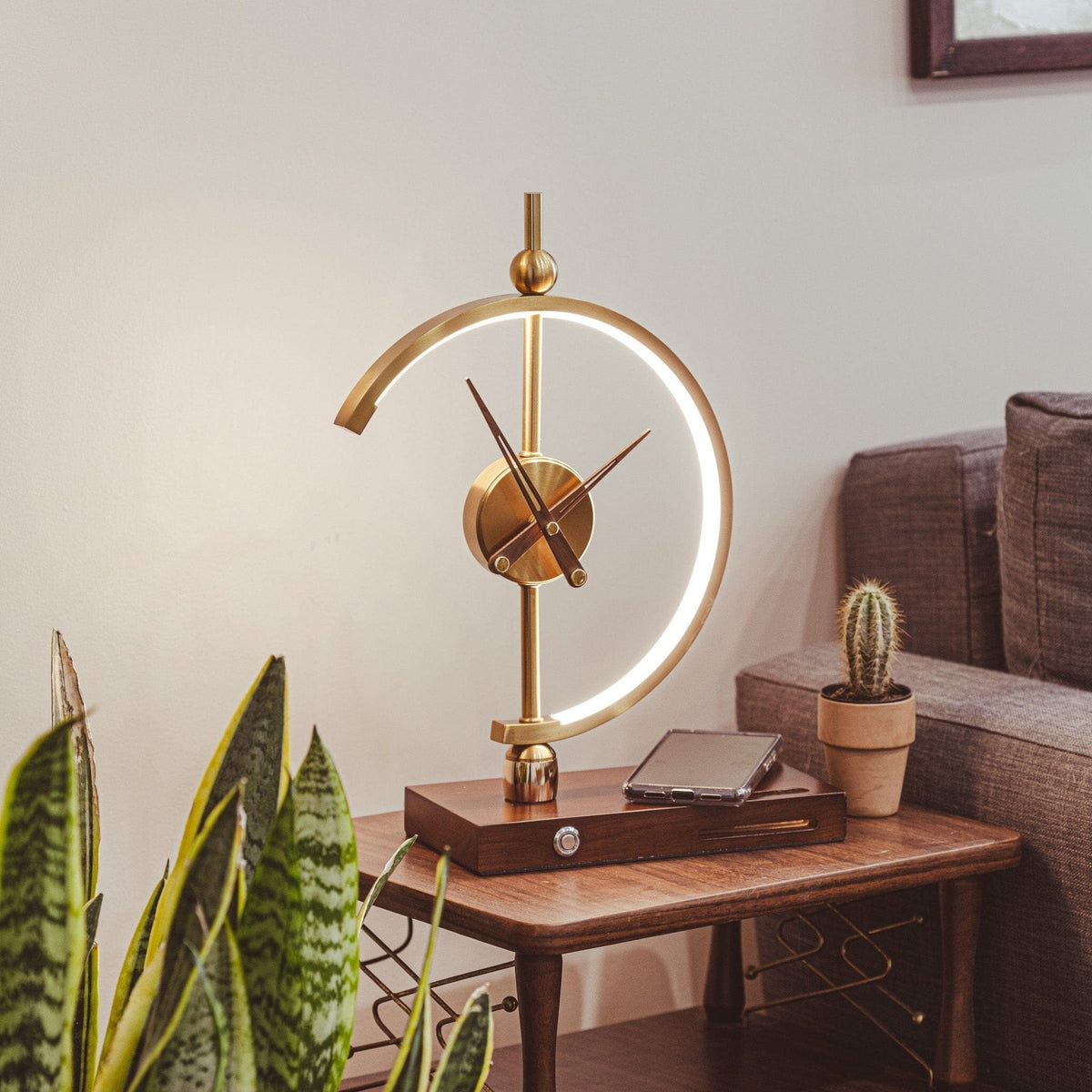 Lampă-ceas rotundă CRESCENT — decor elegant, de efect, pentru casă