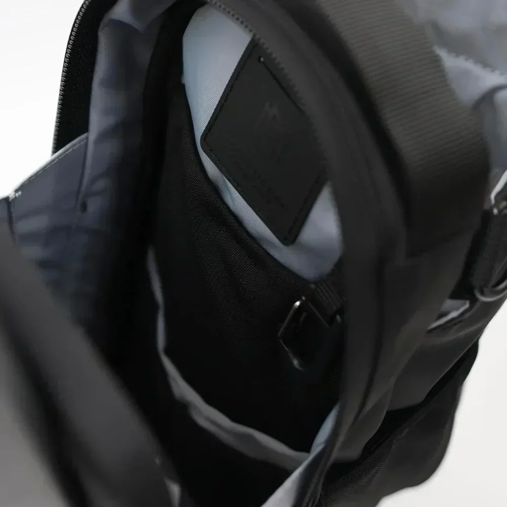 Magnetic Gym Bag — Hands-Free Storage for Workout Essentials