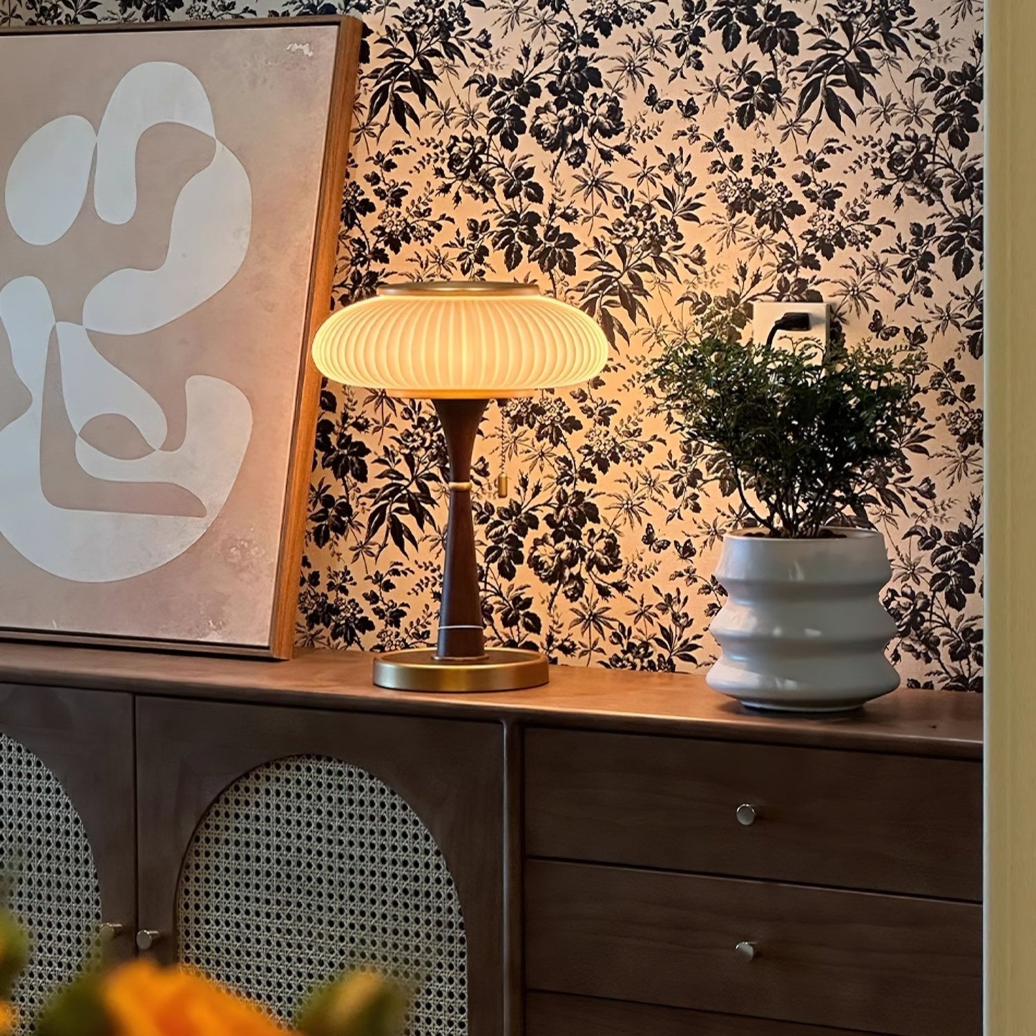 Nivara Table Lamp With Mushroom Shape In Modern Minimalist Look