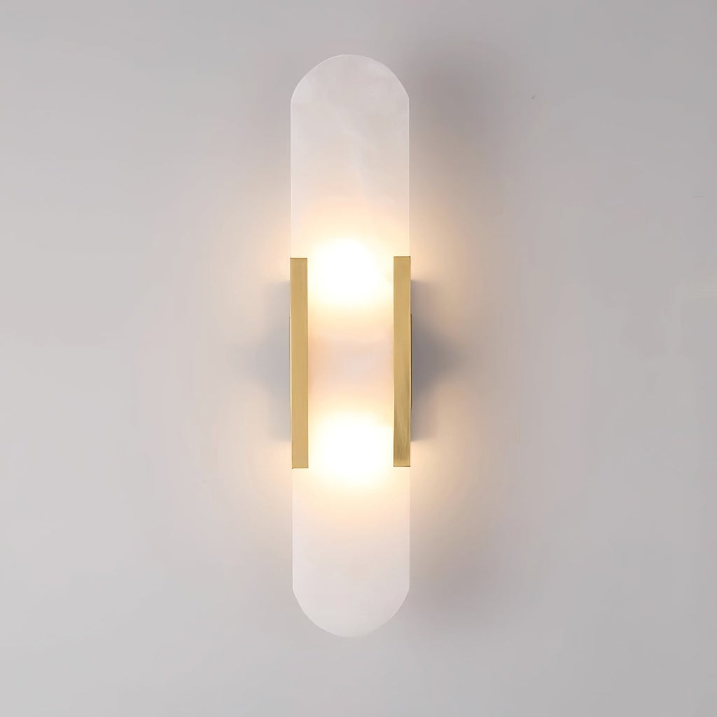 Lunara vägglampa i alabaster — distinkt ådring, mjukt varmt sken