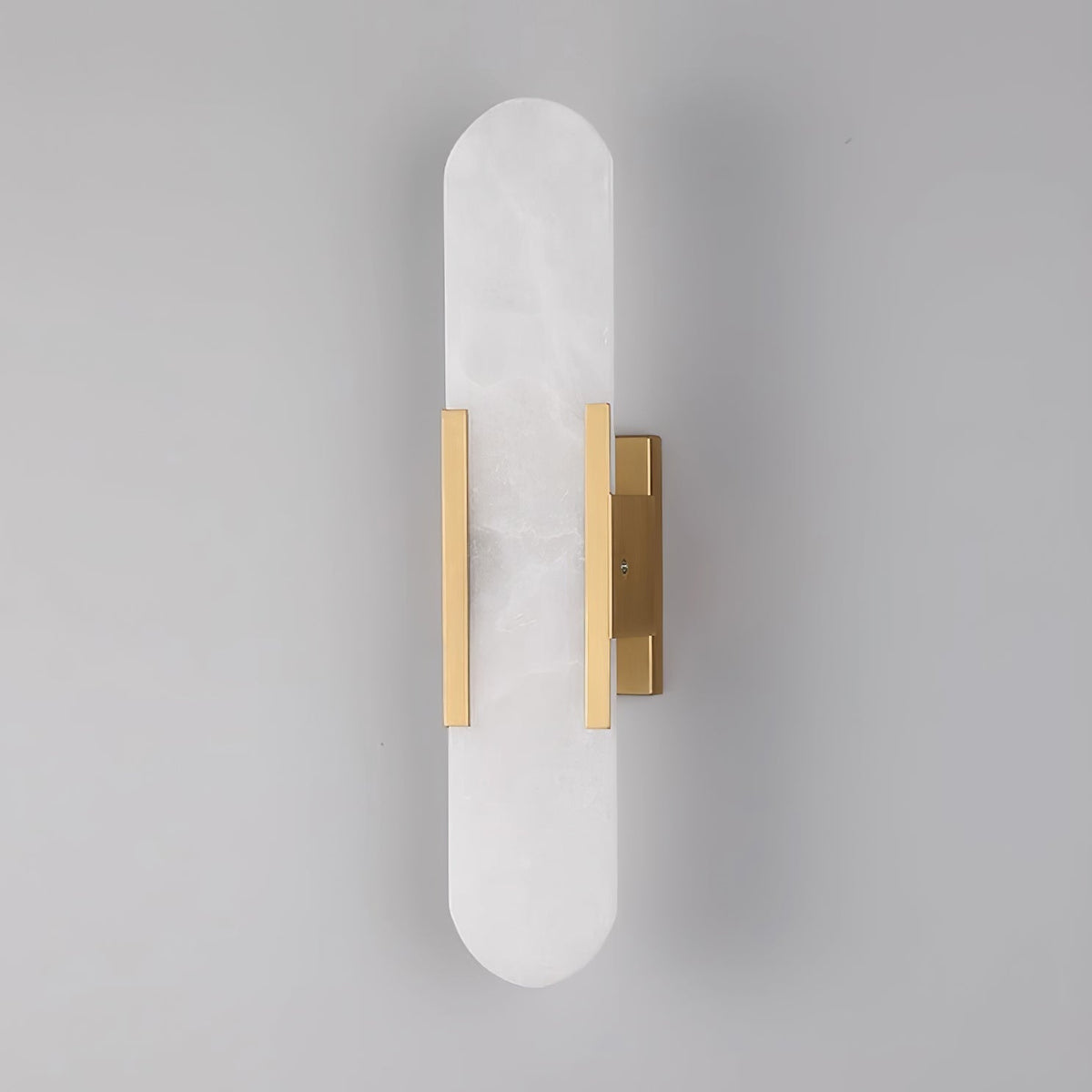 Lunara vägglampa i alabaster — distinkt ådring, mjukt varmt sken