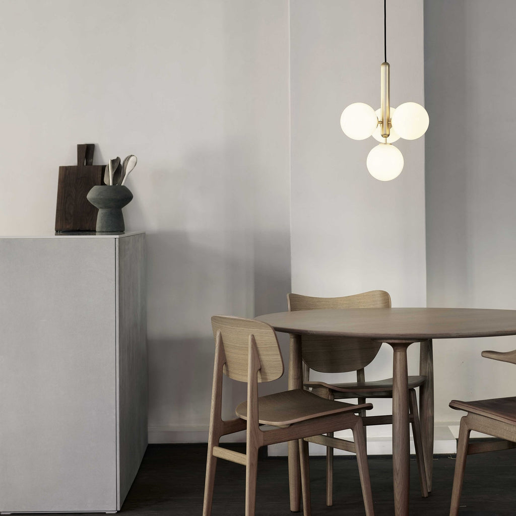 Etara Pendelleuchte mit klarem Glas für Esszimmertische im Alltag