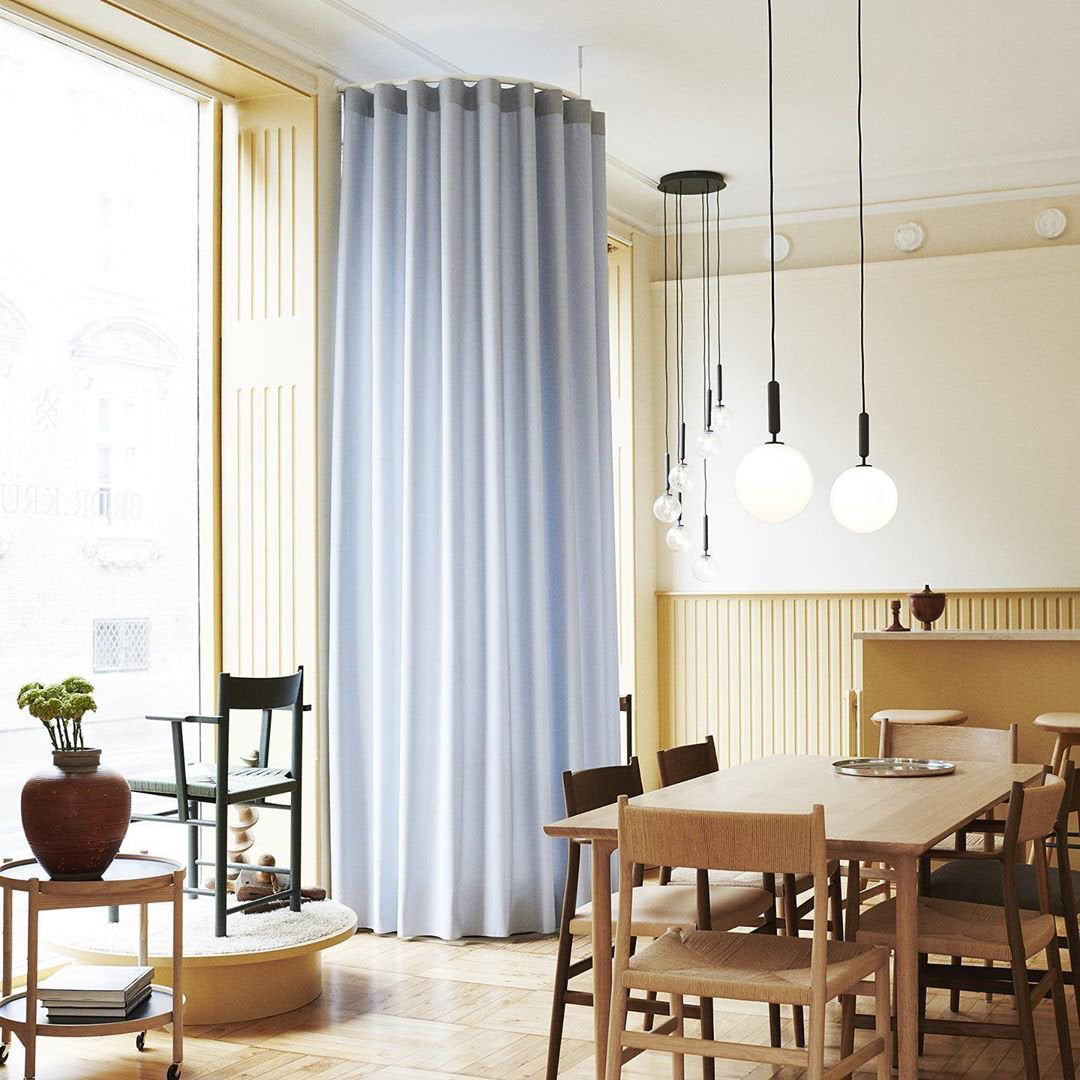 Etara Pendelleuchte mit klarem Glas für Esszimmertische im Alltag