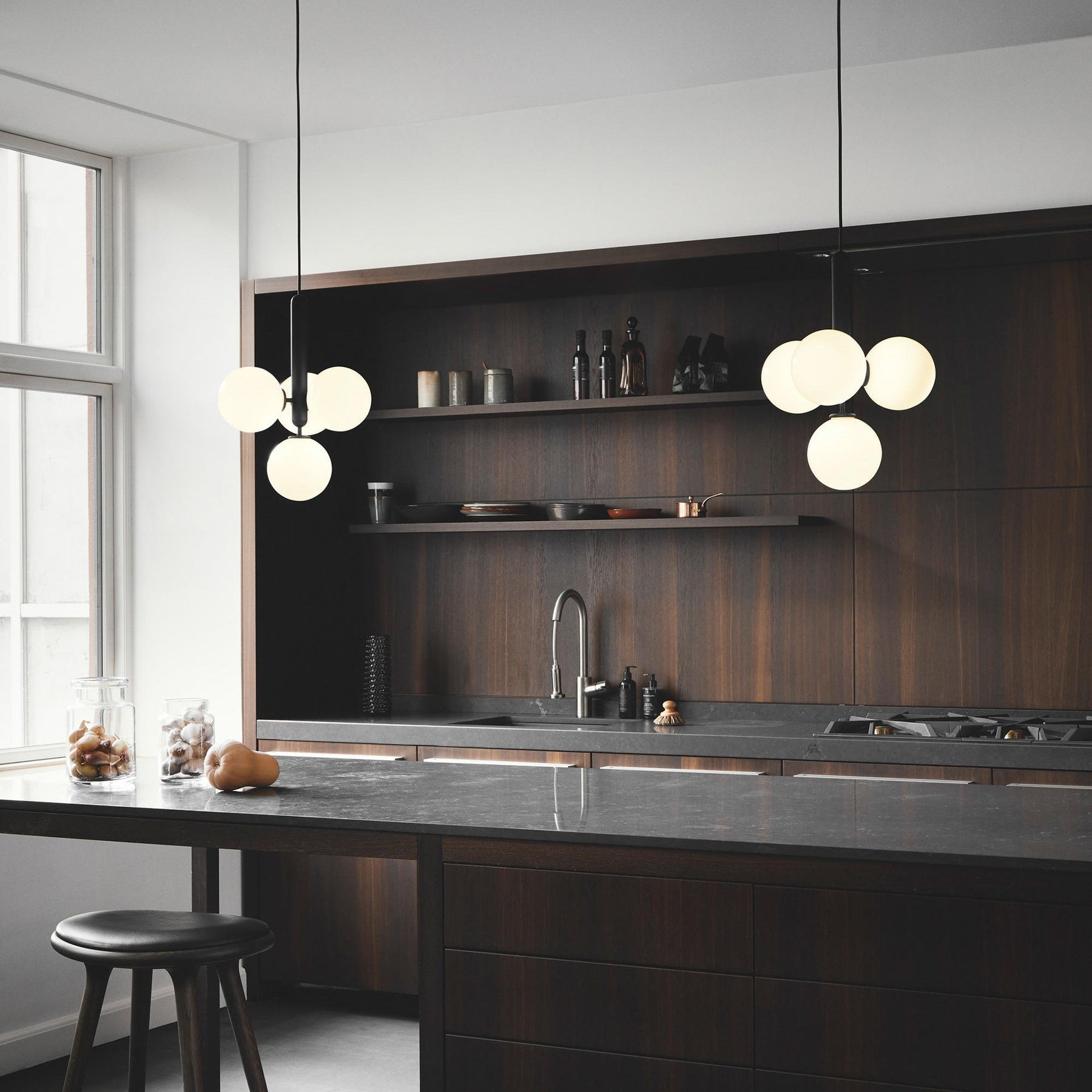 Etara Pendelleuchte mit klarem Glas für Esszimmertische im Alltag