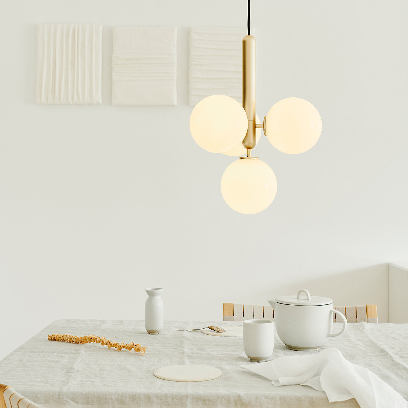 Etara Pendelleuchte mit klarem Glas für Esszimmertische im Alltag