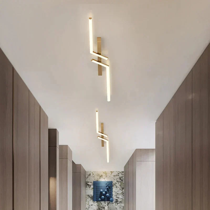 SleekGlow LED-loftlampe med linjer — elegant minimalistisk design