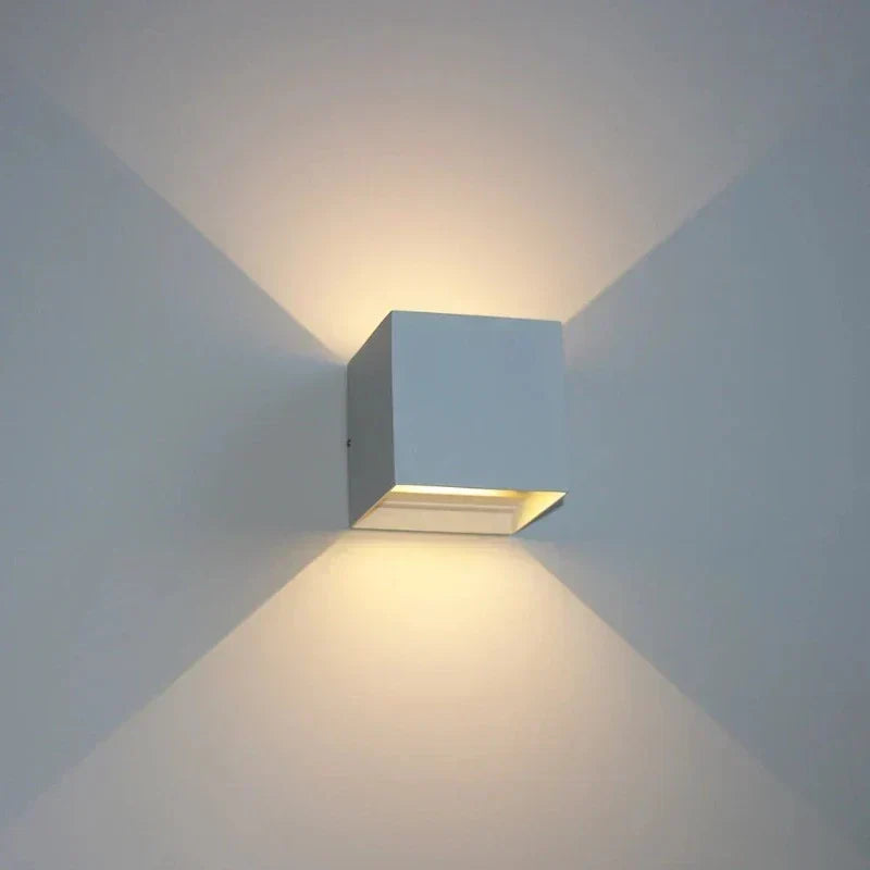 MetroLite modern utomhusvägglampa - stilren och elegant design