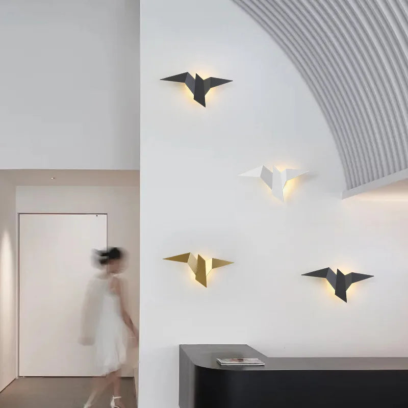 Applique murale en forme d’oiseau nordique AvianAura — Lampe d’appoint en fer