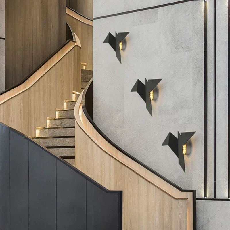 Applique murale en forme d’oiseau nordique AvianAura — Lampe d’appoint en fer