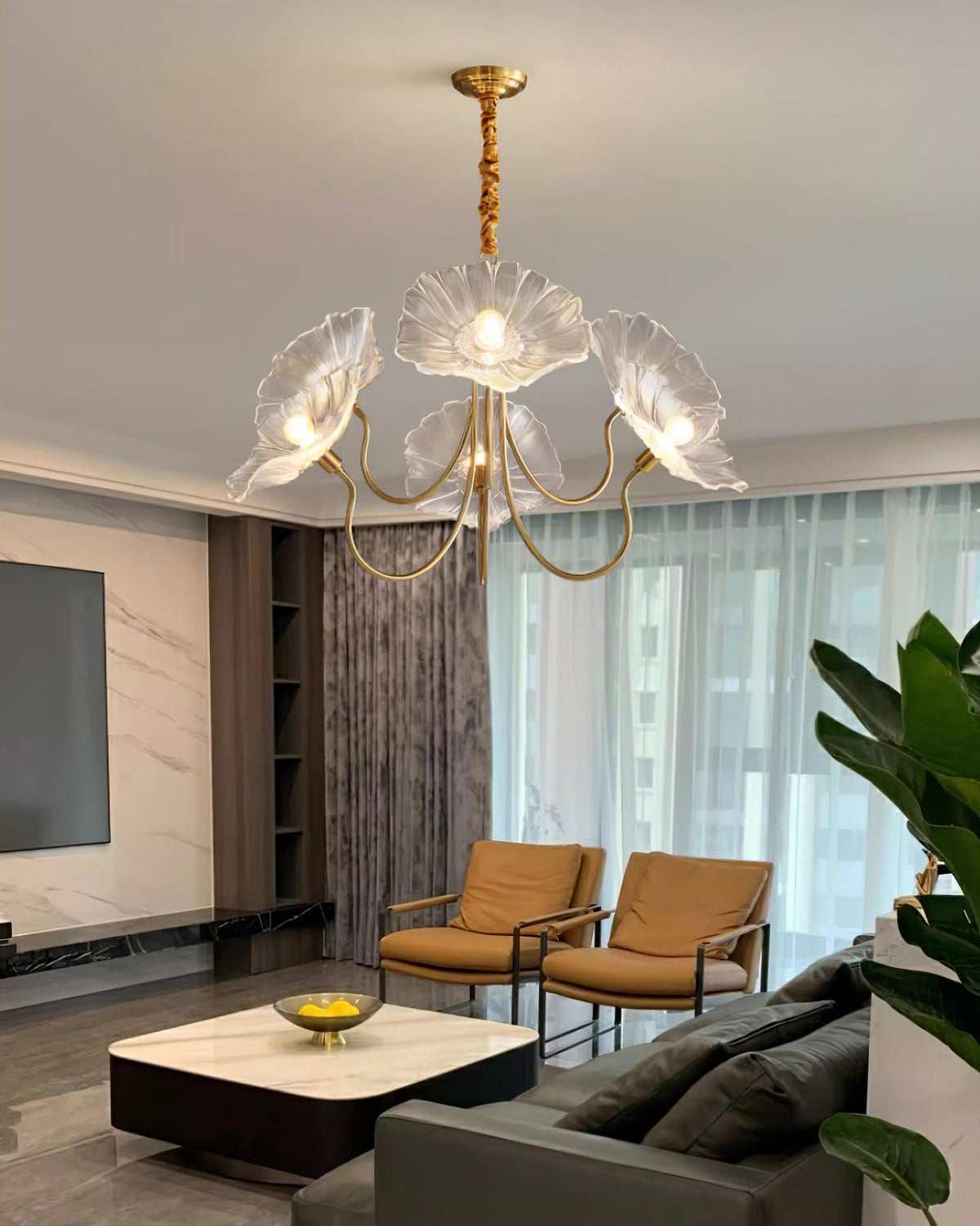 Kronleuchter aus Muranoglas mit Blüten — mattiertes blattförmiges Design