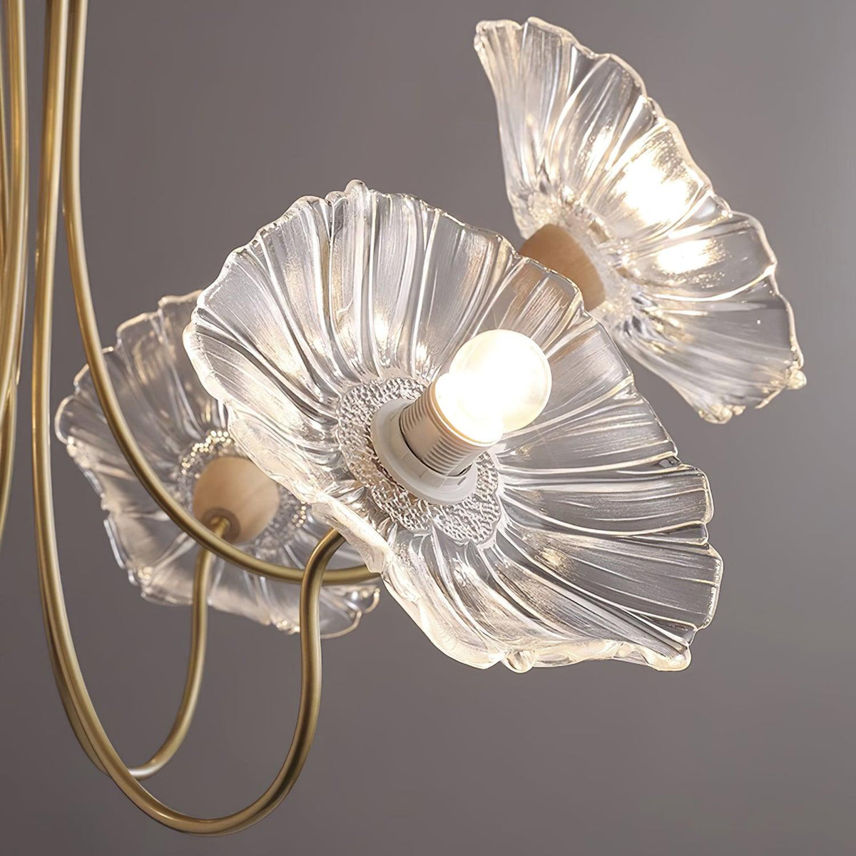 Kronleuchter aus Muranoglas mit Blüten — mattiertes blattförmiges Design
