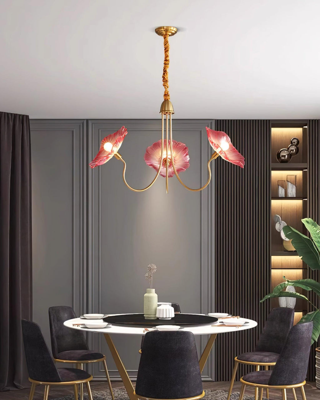 Kronleuchter aus Muranoglas mit Blüten — mattiertes blattförmiges Design