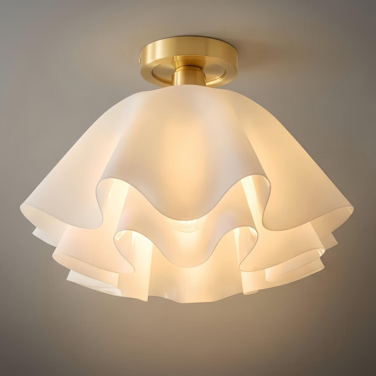 Modern Flower-Shape Ceiling Light — Acrylic & Metal for Living Room - Flindria