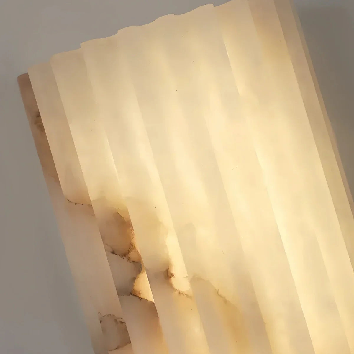 Modern Alabaster Wall Light — White for Living Room - Flindria