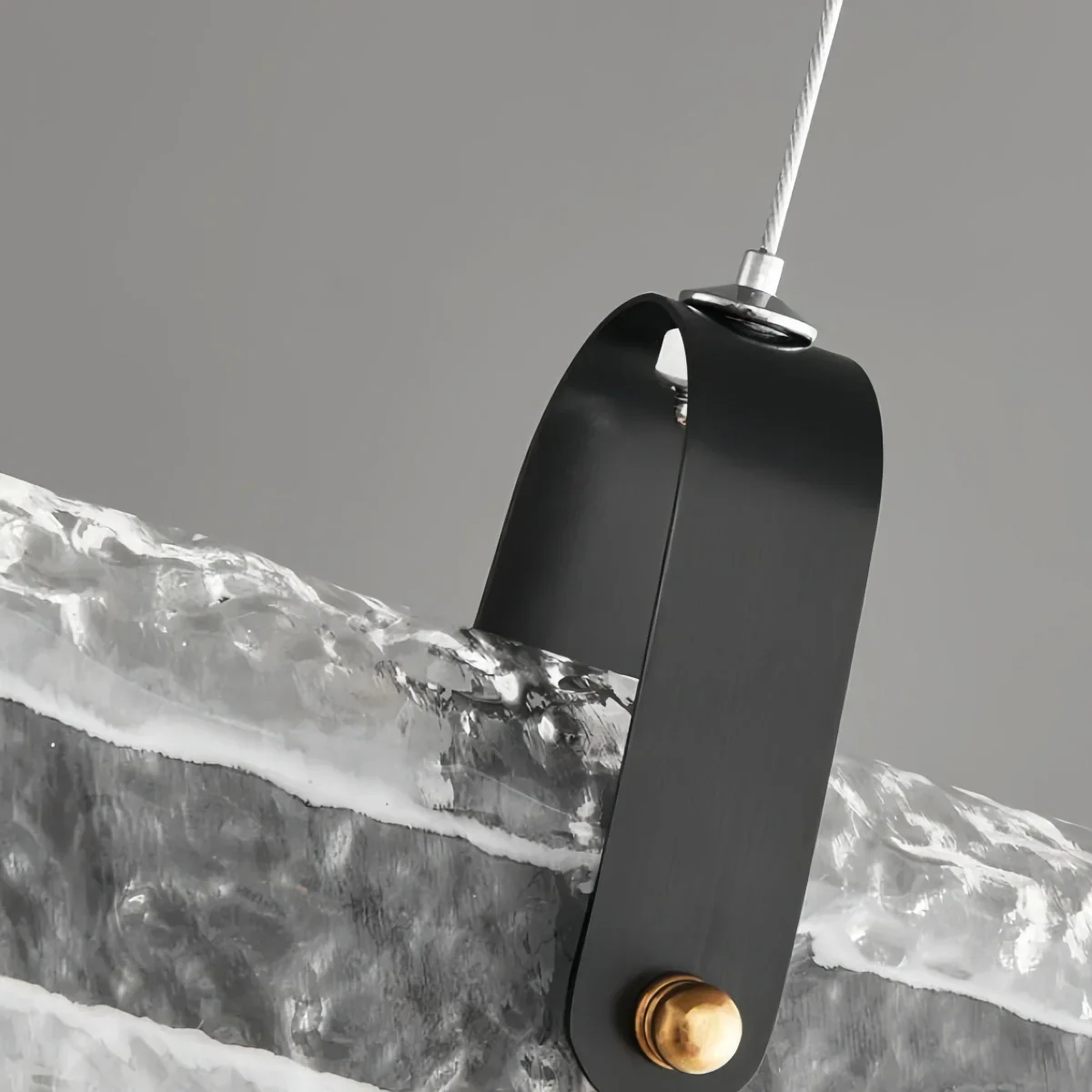 Modern Linear Pendant Light — Metal & Glass for Dining Room/Kitchen Island - Flindria