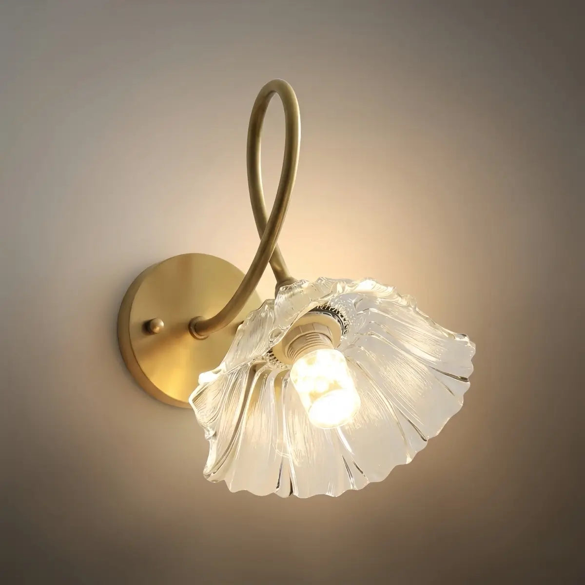 Elegante Wandleuchte – Messing & Glas Blume für Wohnzimmer/Schlafzimmer – Flindria