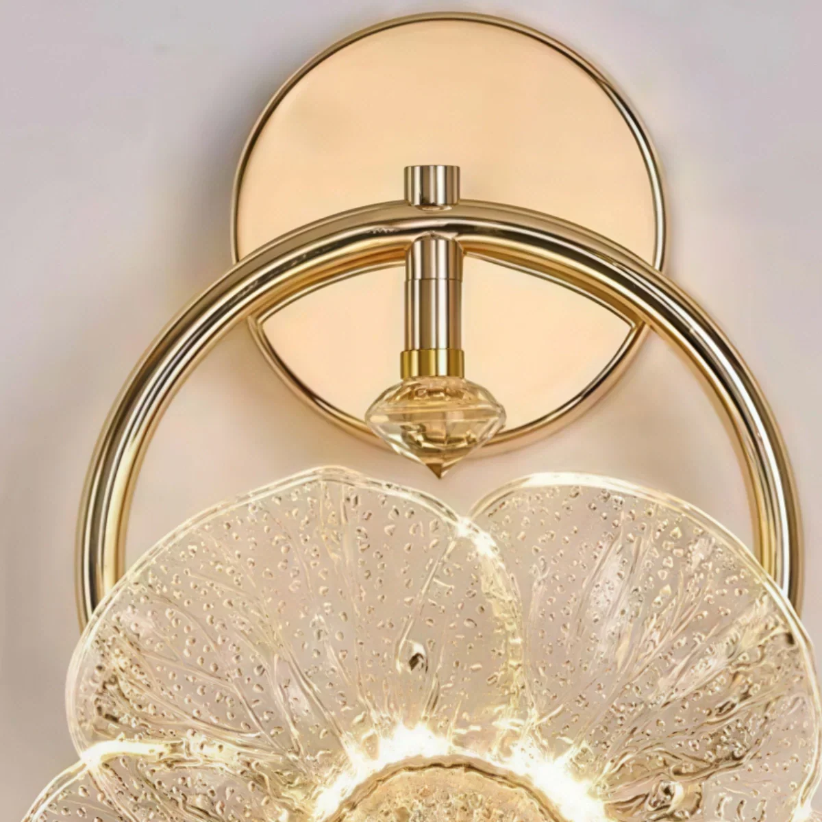 Lámpara de pared moderna en forma de flor de vidrio -- Metal dorado para dormitorio/sala/comedor - Flindria