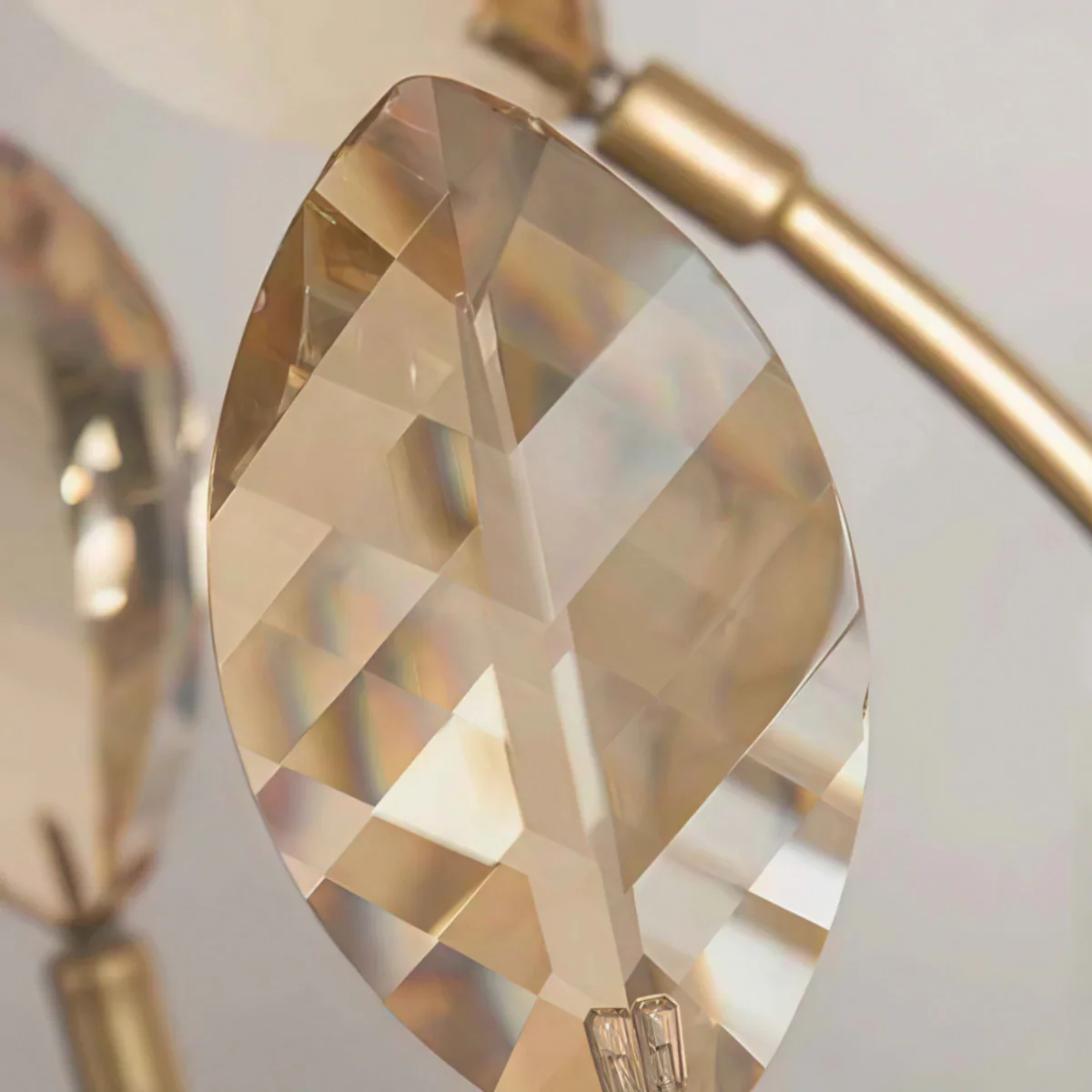 Eleganter Ast-Kronleuchter – Gold Kristall für Wohnzimmer / Esszimmer - Flindria