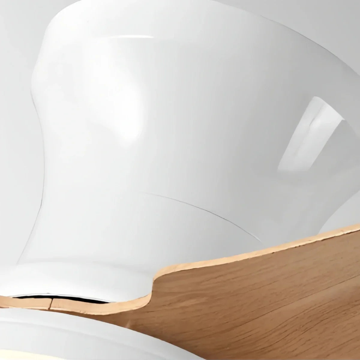 Moderní stropní ventilátor se světlem – černobílý zapuštěný s LED do ložnice – Flindria