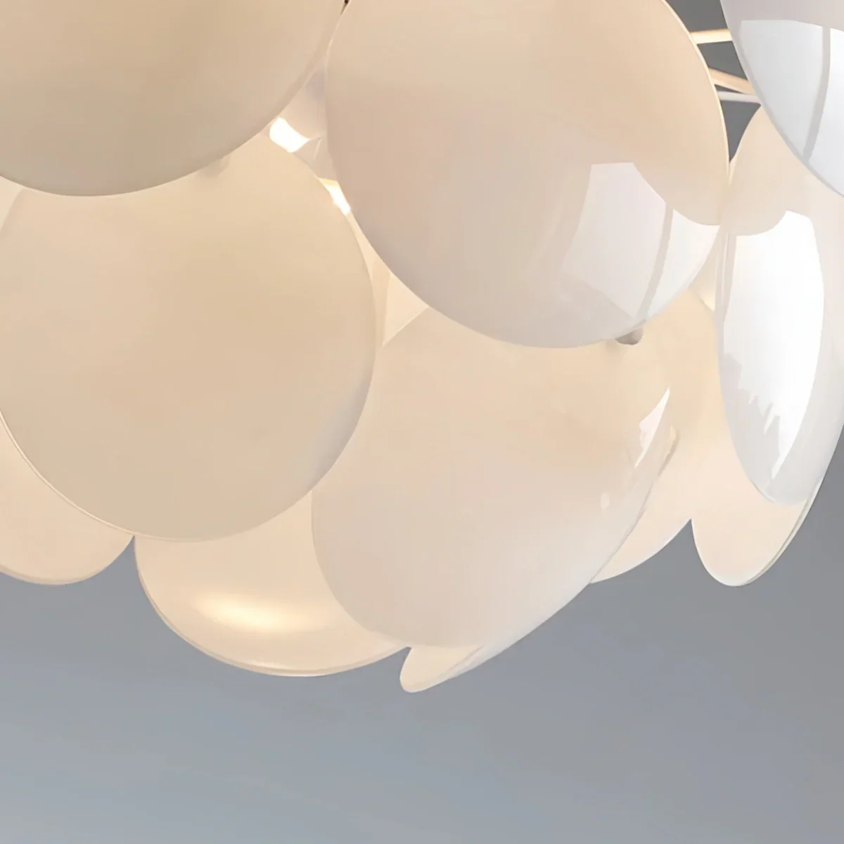 Lámpara de araña moderna de vidrio en forma de pétalos - metal blanco y vidrio para sala y dormitorio - Flindria