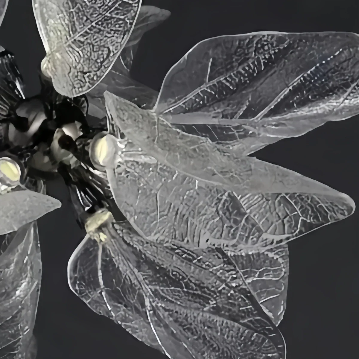 נברשת עלה קריסטל יוקרתית -- מתכת שחורה וקריסטל לחדר אוכל וסלון - פלינדריה
